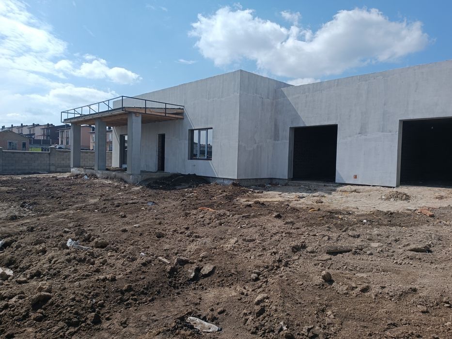 Продам Будинок з Гаражем. Масив Макарова. Без Комісії.