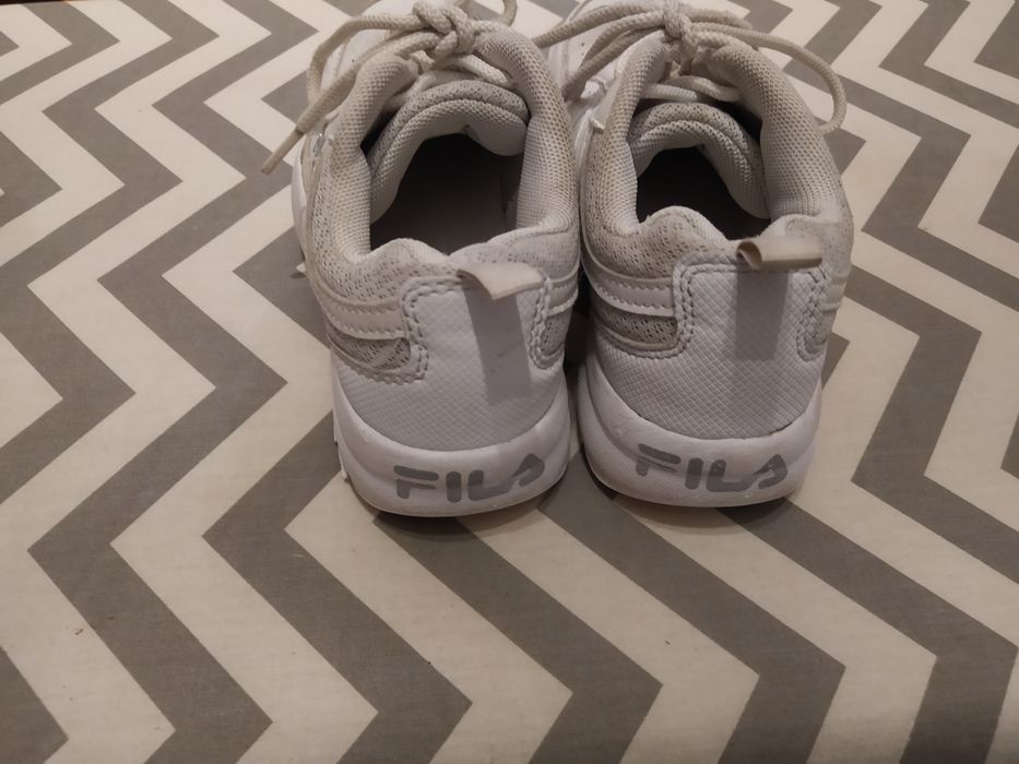 Ténis marca Fila 32