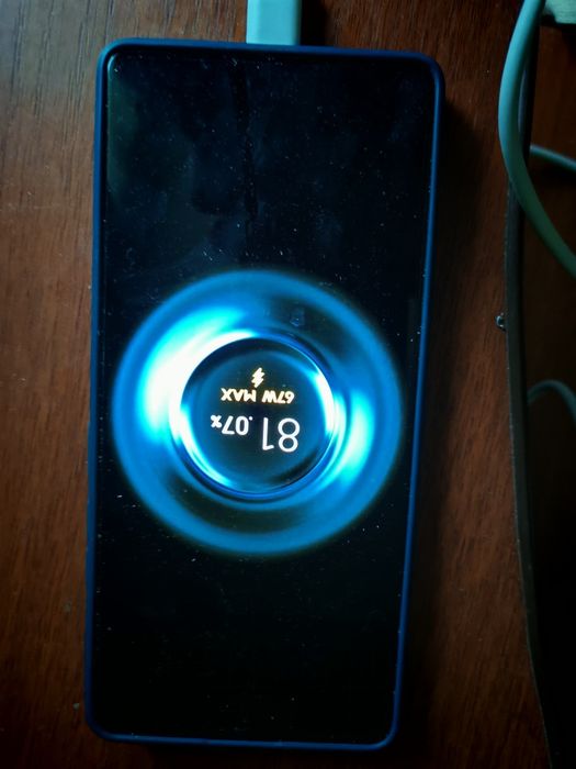 Пропоную комплект зарядний пристрій Xiaomi 67w кабель. Новий