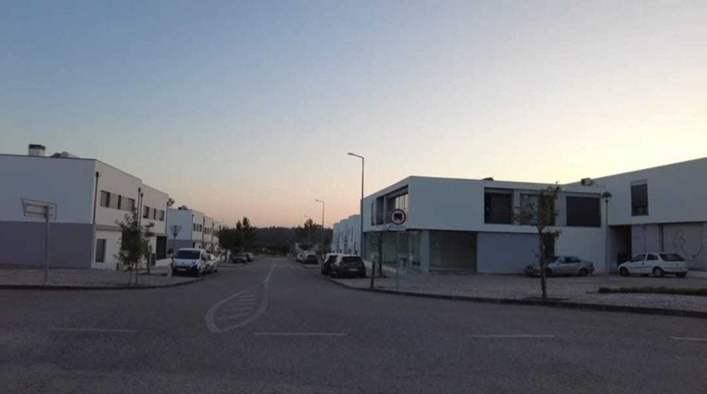 A concretização de uma construção idealizada, num só lote de terreno.