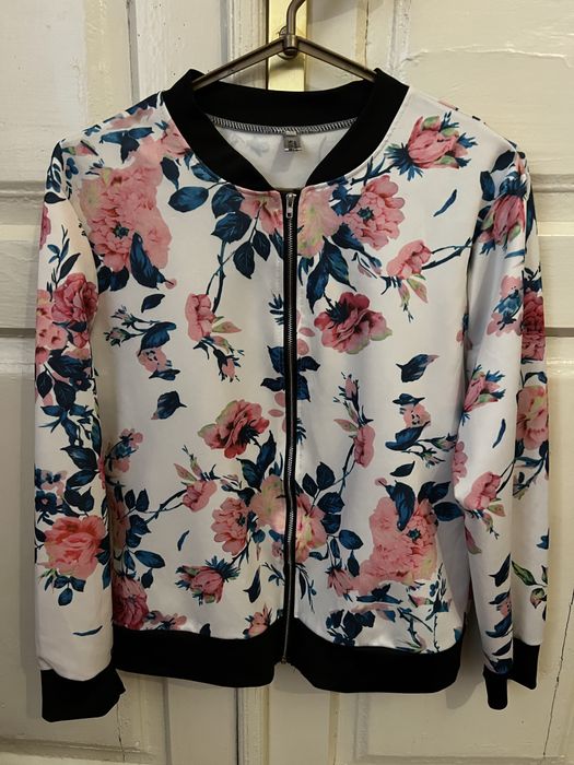 пиджак,бомбер,блуза,жилетка,кофта