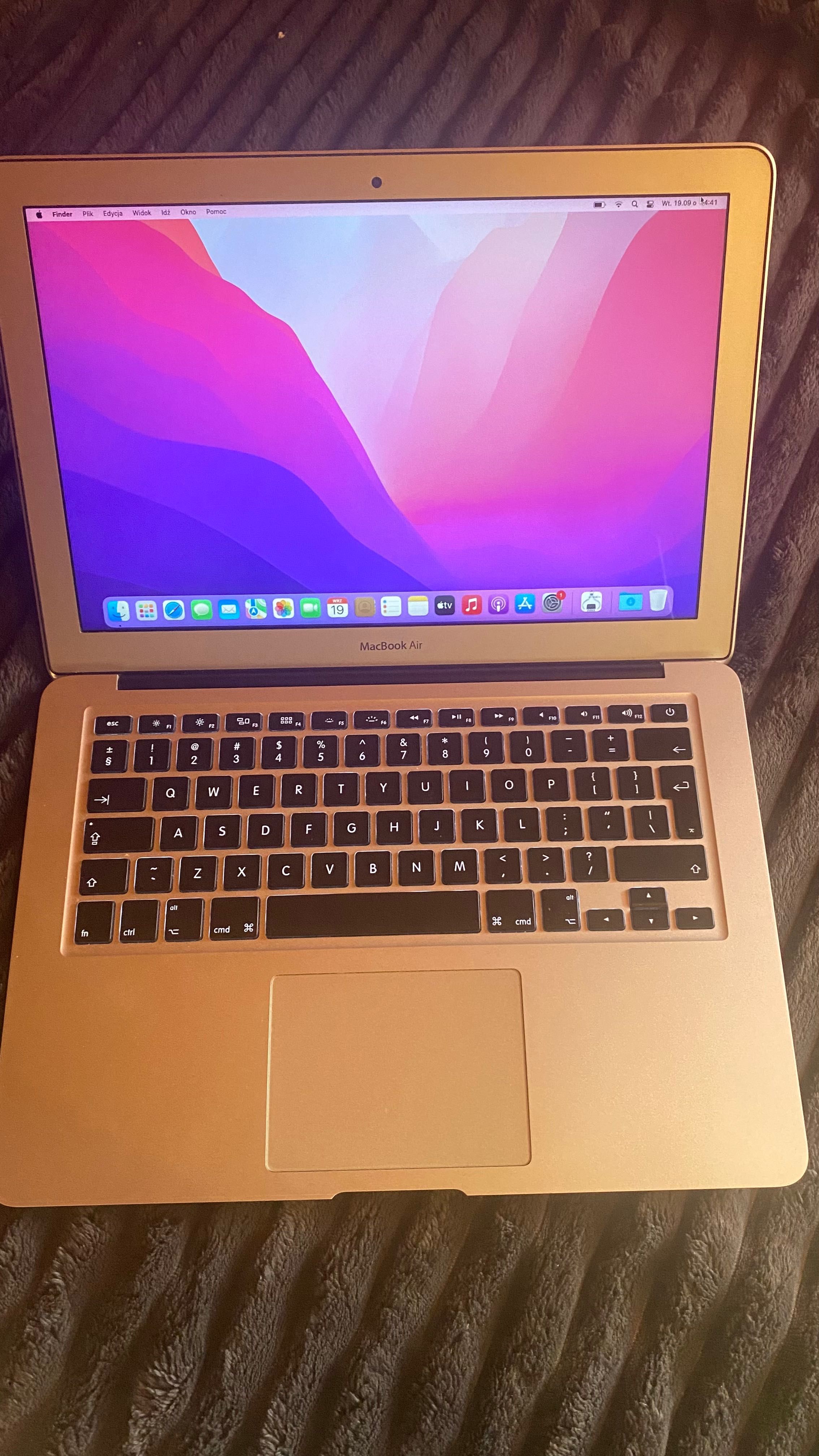 APPLE MacBook air A1466 (2017)
