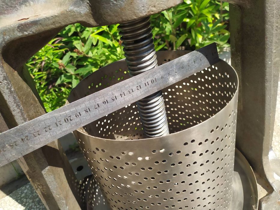 Садовый инвентарь  пресс для сока СССР  6 литров