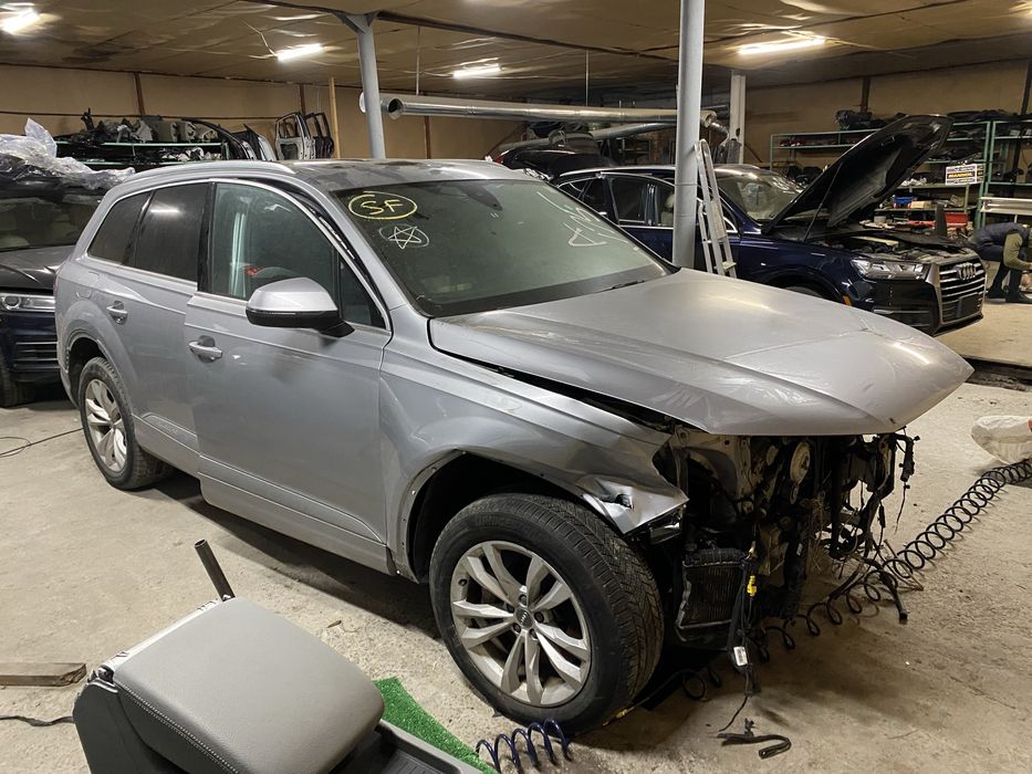 Розборка Шрот Audi Q3-83A Q5-80A Q7-4M Сіра Z7G разборка