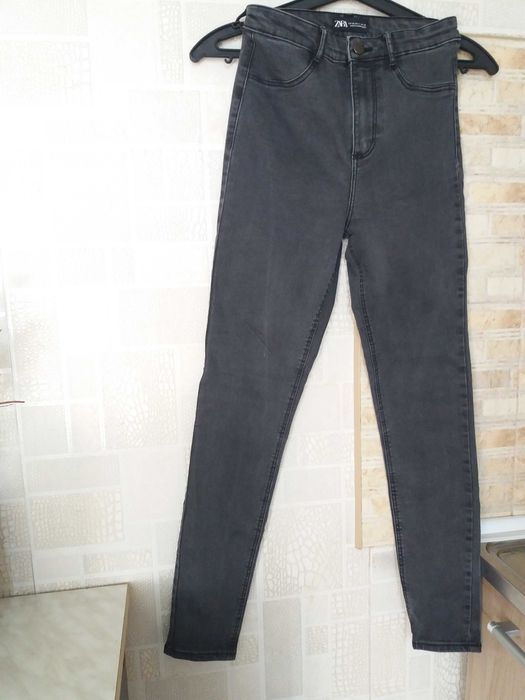 Джинсы Zara 26 р