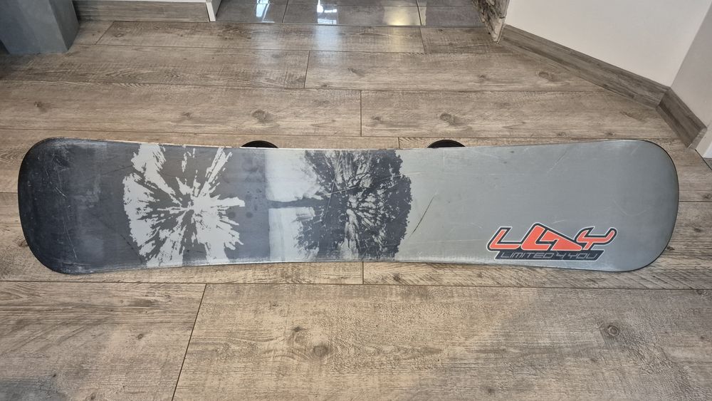 Deska snowbordowa lay 156cm z wazaniami i butami