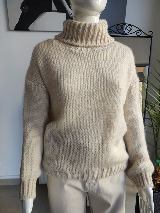 Golf z wysokim kołnierzem - ecru One size