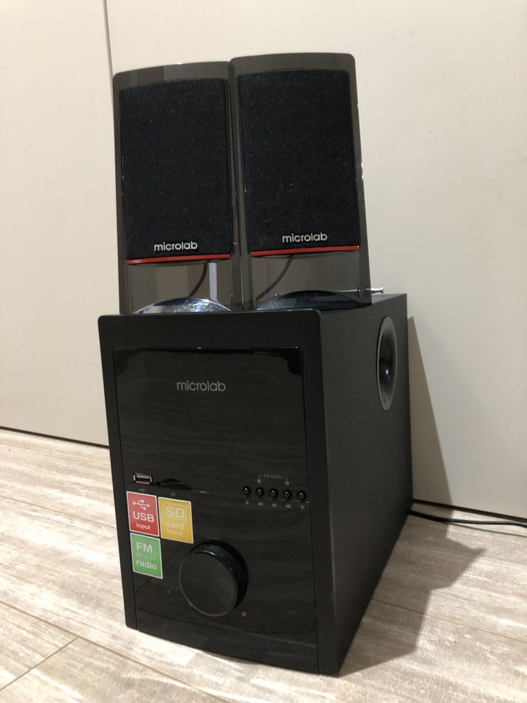 Акустична система Microlab M-700U