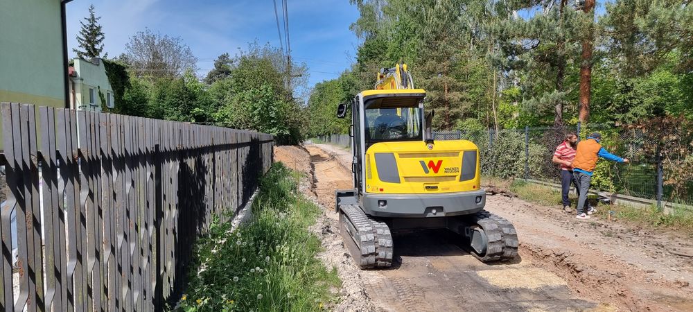Budowa zbiorników  koparka czyszczenie rowów stawów wynajem