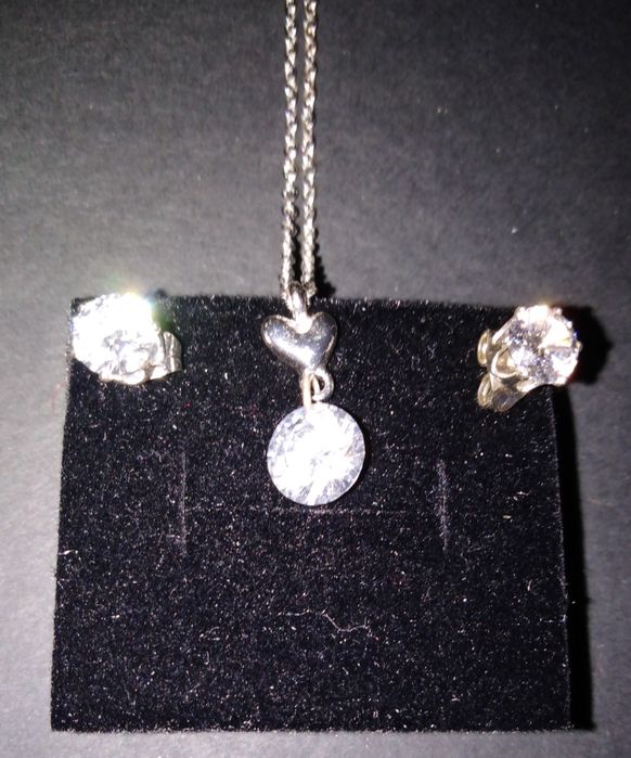 Conjuntos bijuteria, colar / fio + brincos, NOVOS (várias marcas)