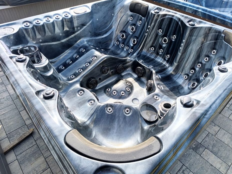 Basen bania jacuzzi blueware spa