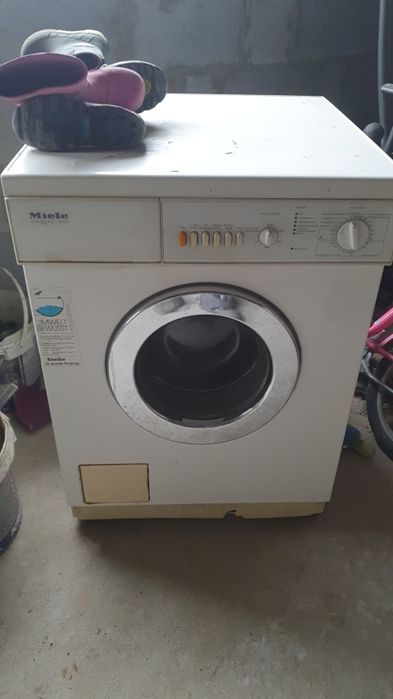 Стіралка мілє продам на запчастини