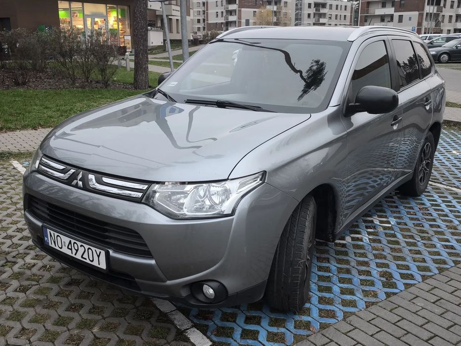 Mitsubishi Outlander Ekonomiczny z gazem, dobre opony, Black Edition