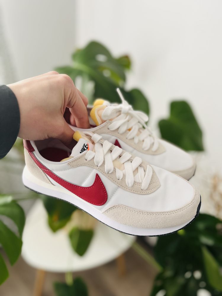 Nike waffle trainer