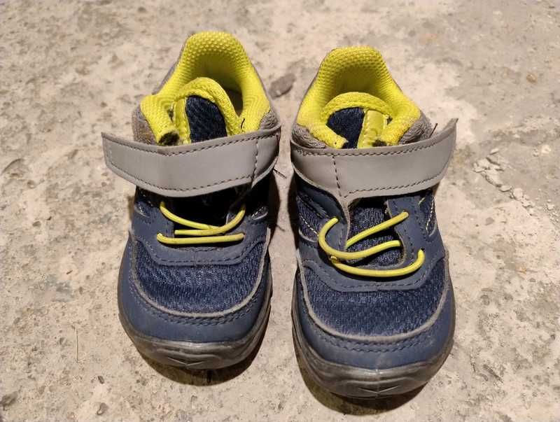 Buty sportowe r.24 decathlon
