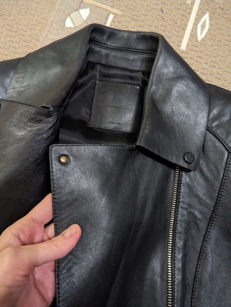 Шкіряна курточка massimo dutti, розмір xs