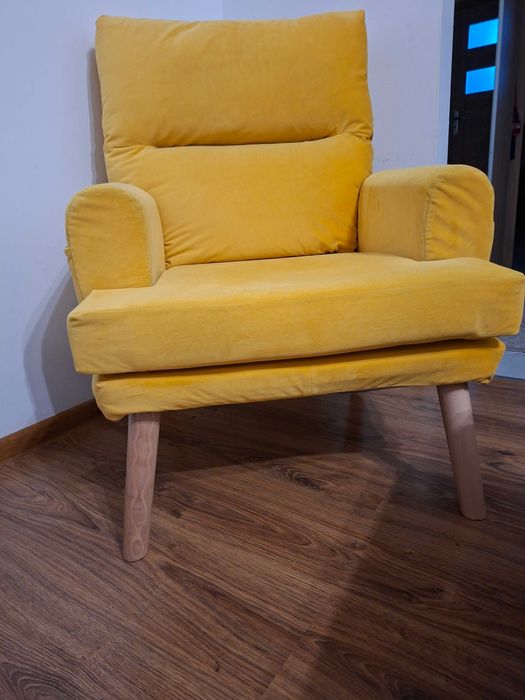 Fotel do karmienia z podnóżkiem