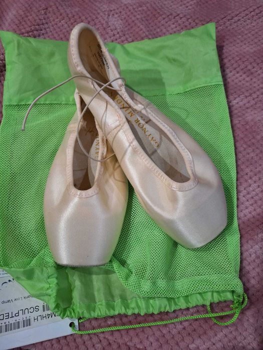 Pontas Gaynor Minden ballet