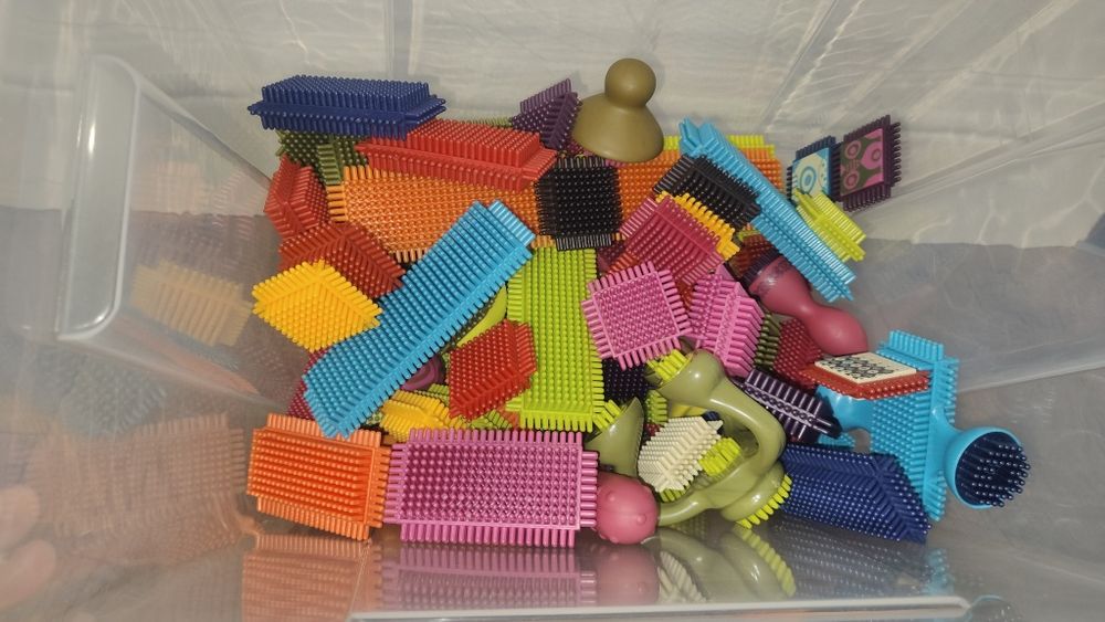 Klocki języki Spinaroos oraz Clicformers