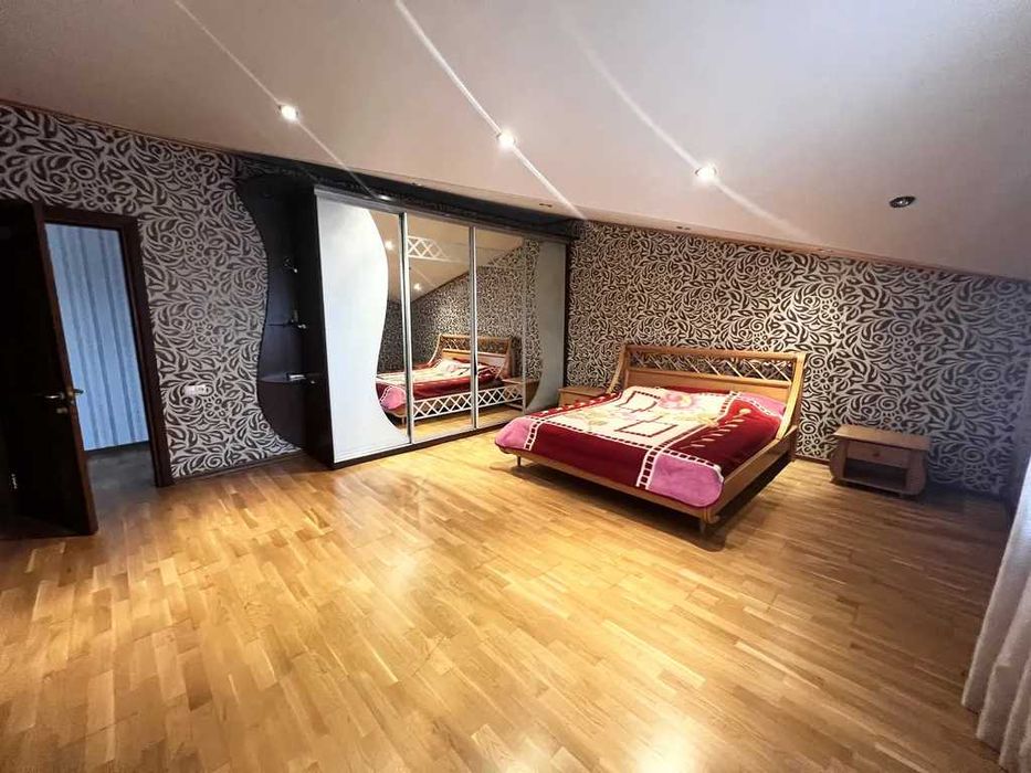 Продам 2 этажный дом в Березановке на левом берегу