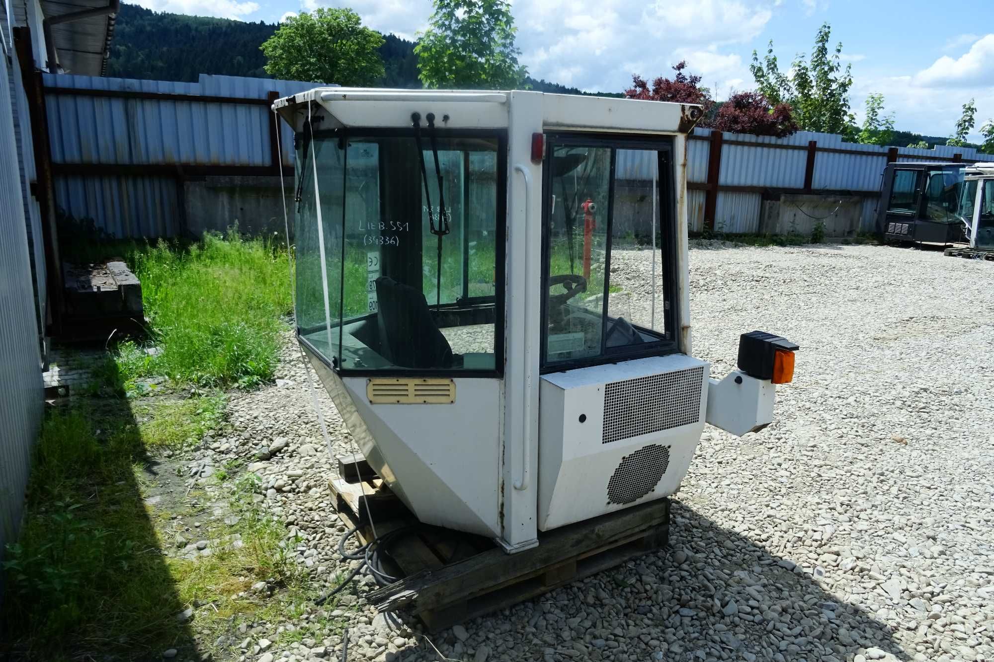 Kabina do ładowarki Liebherr L551. Case Volvo Fadroma