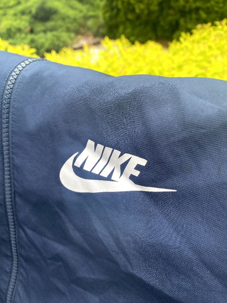Куртка-вітровка Nike - чудовий стан