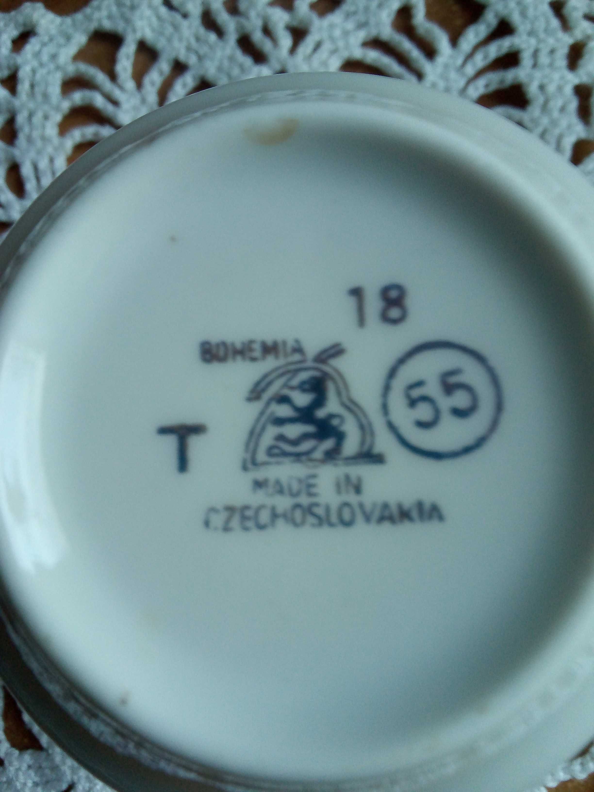 Kubeczek filiżanka Bohemia biała porcelana