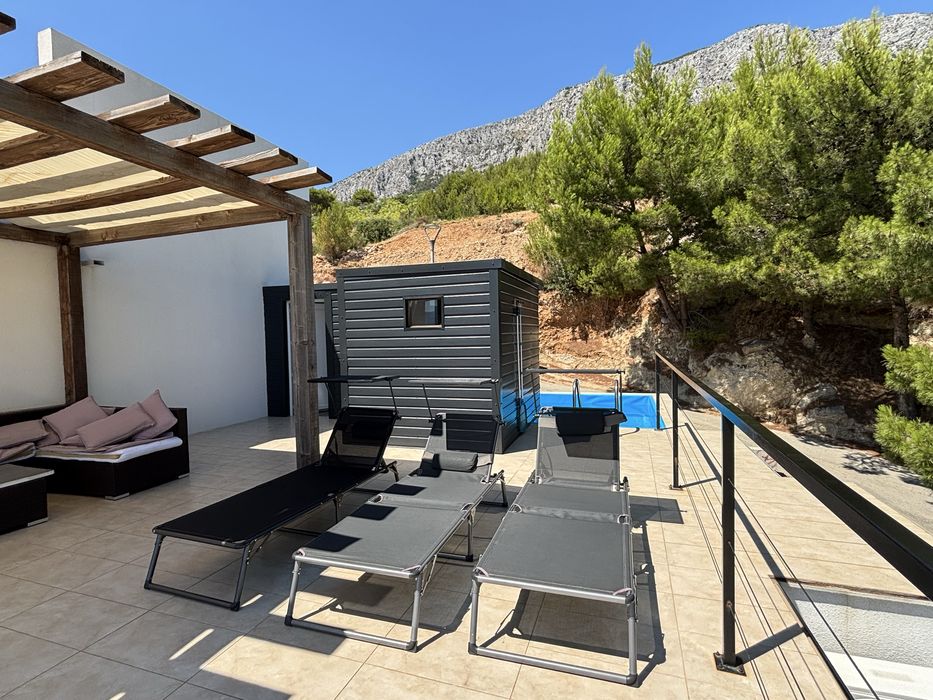 CHORWACJA OMIŠ dom z basenem i widokiem na morze dla 7-8 osób