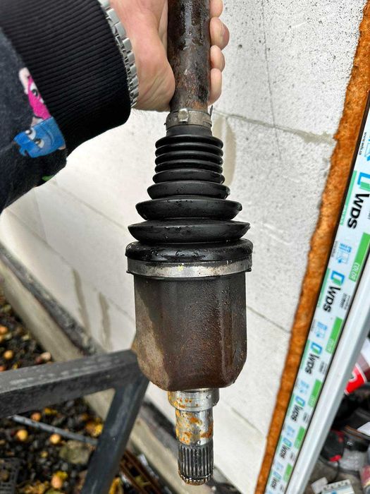 Полуось левая  передняя Range rover l405