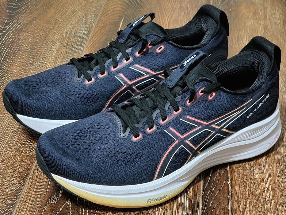 Оригінал 100% чоловічі кросівки asics gel kayano 32  euro 45