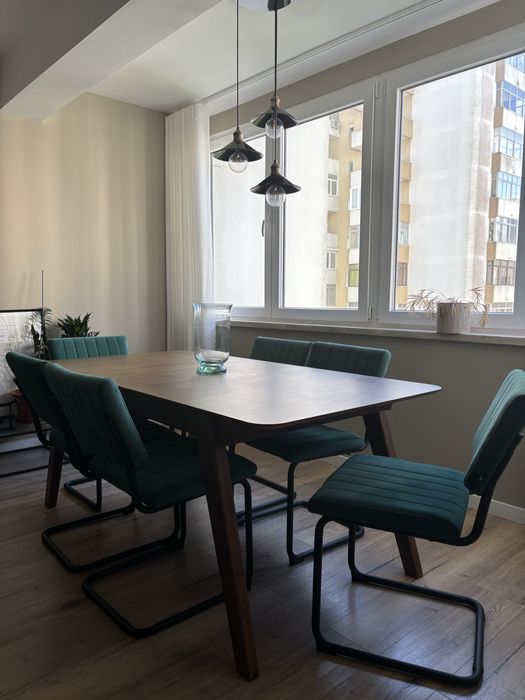 Cadeiras 6 verdes com pe em aço preto