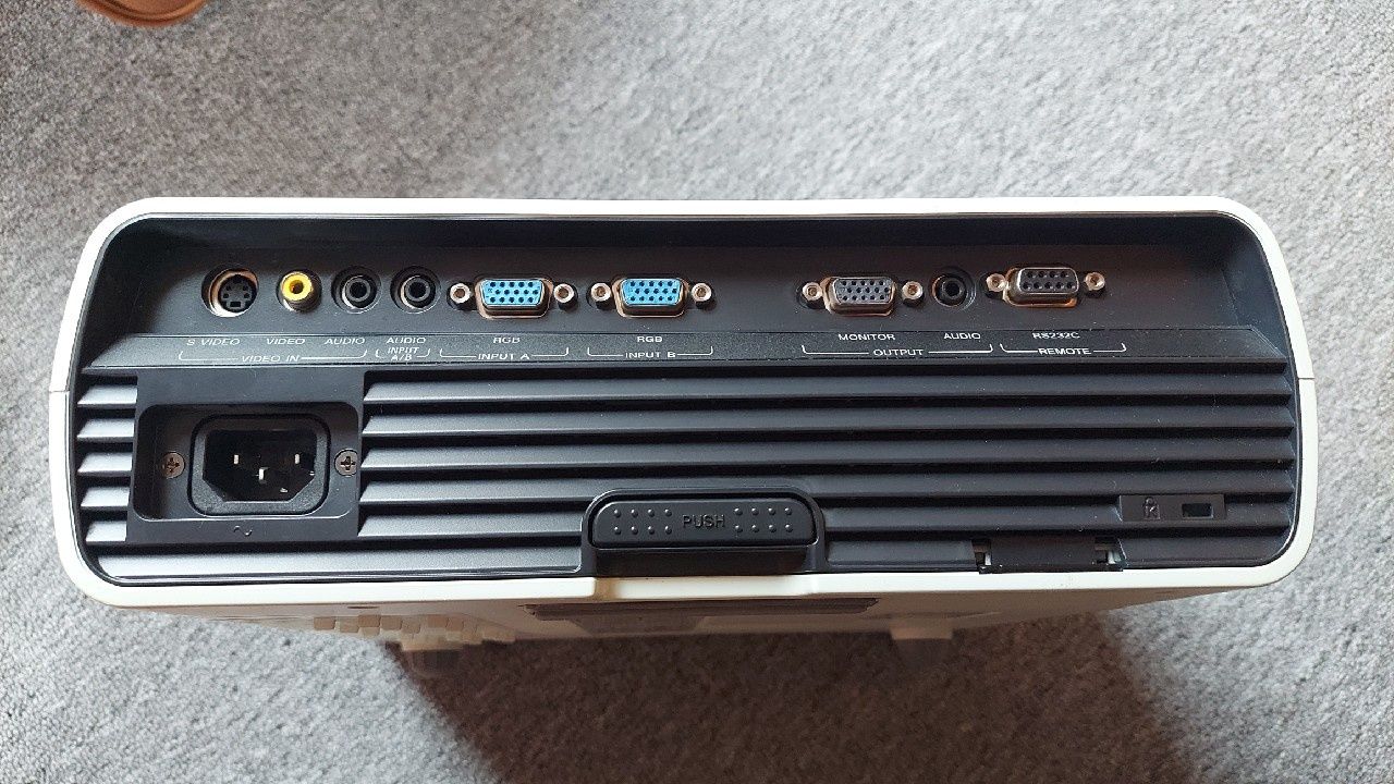 Projektor Sony VPL-EX130 stan idealny 100% sprawny pilot kabel
