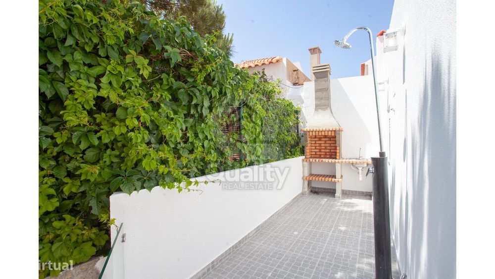Moradia V2 em Sesimbra, 50mts da praia