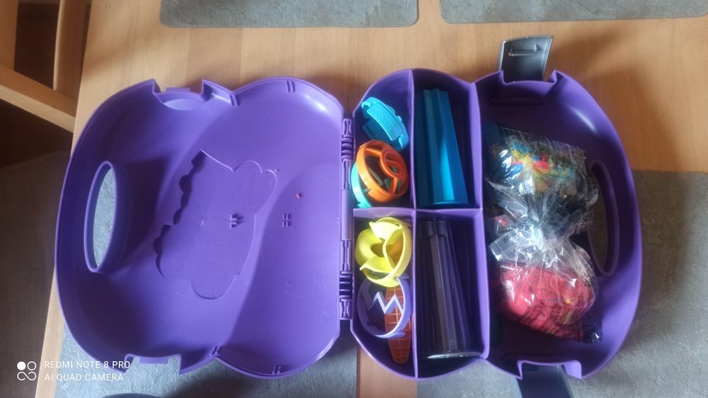 Piasek kinetyczny zestaw w walizce z akcesoriami