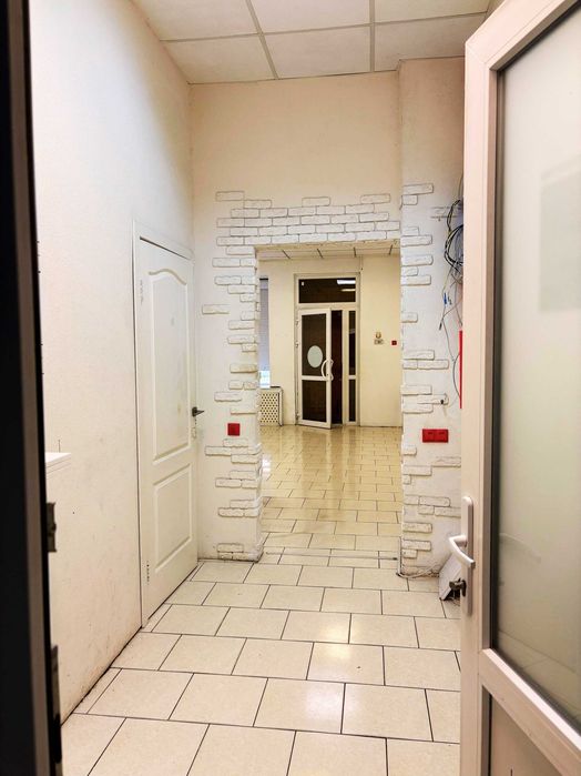 Без % Фасадне приміщення 64м.кв. Окремий вхід. Вул.Володимирська 81