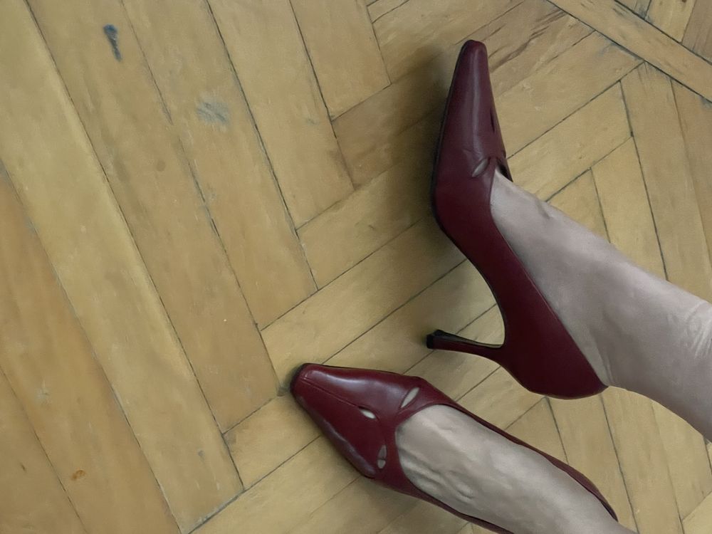 Шикарнні шкіряні туфлі красно - бордові  італія