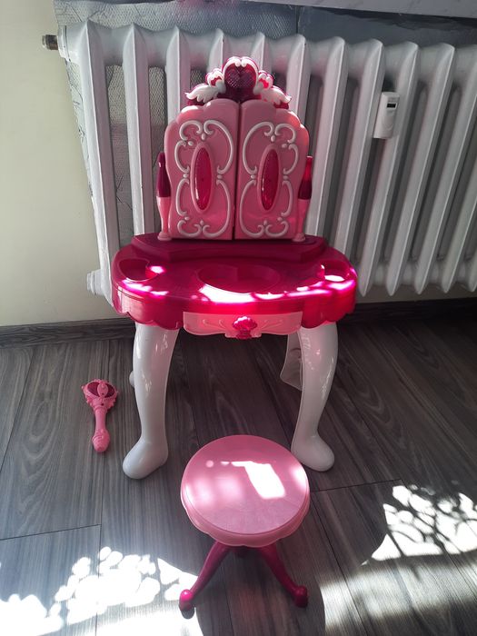 Toaletka dla dziewczynki