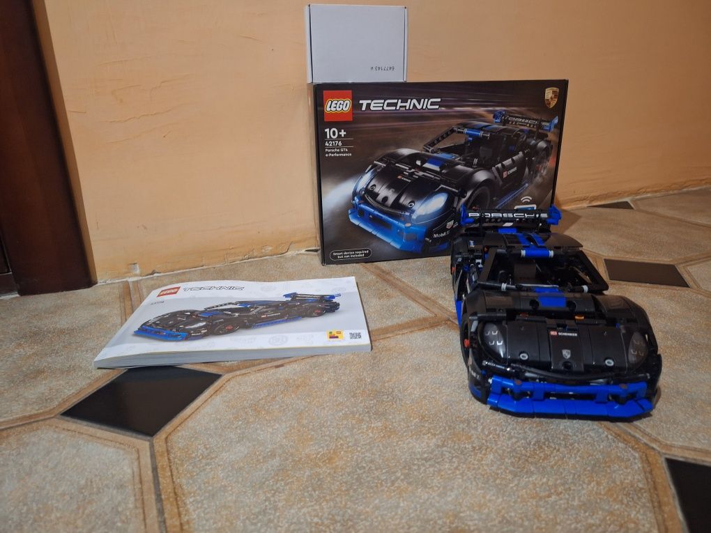 Продам lego technic 42176