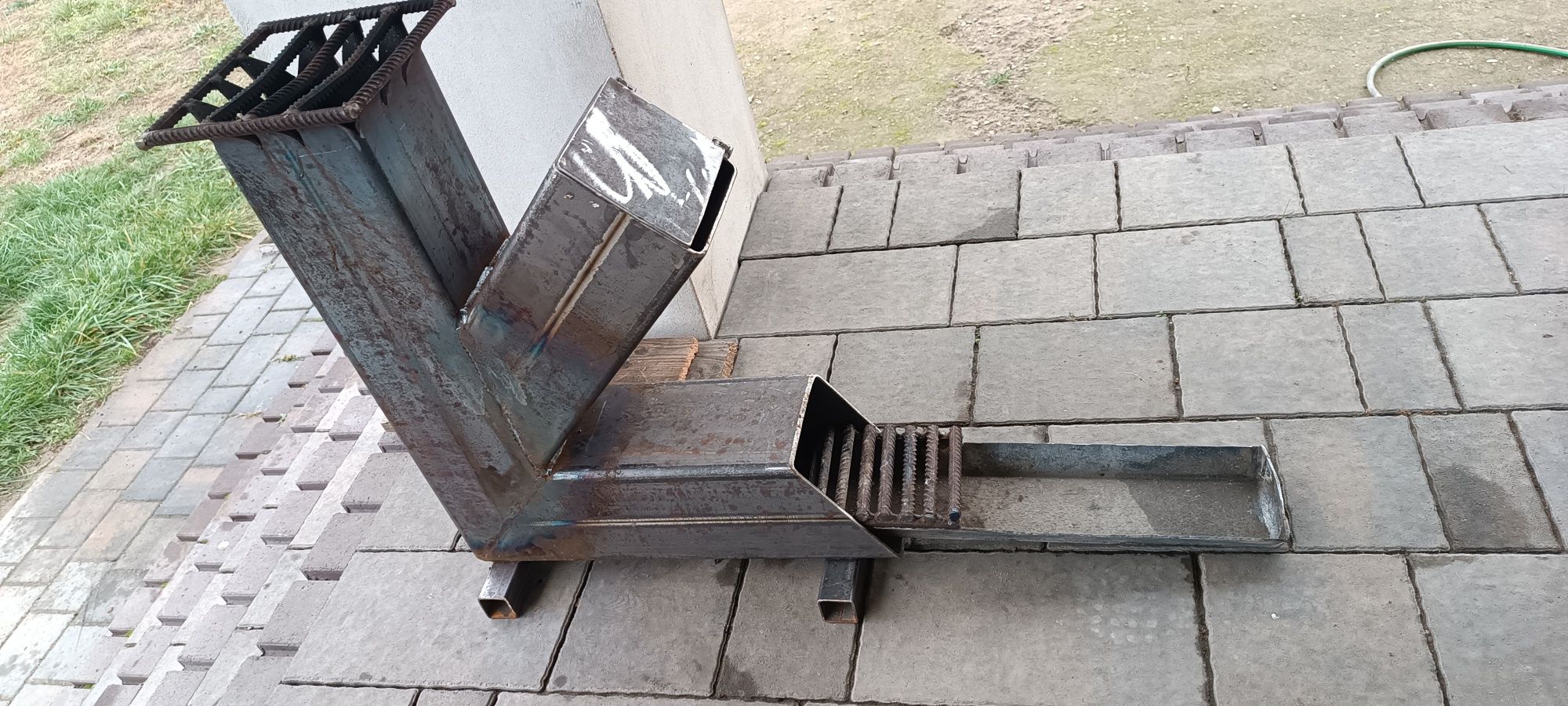 Piec rakietowy duży 150x150 profil  solidny z szufladą paleniskiem