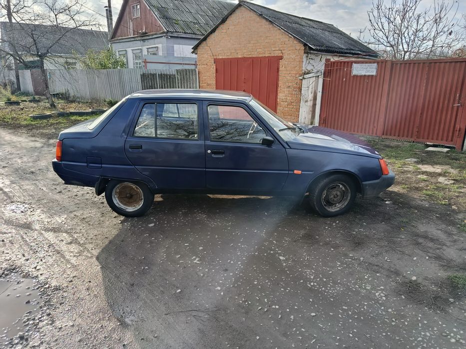 Продам славуту 2010 года выпуска инжектор на полном исправном ходу