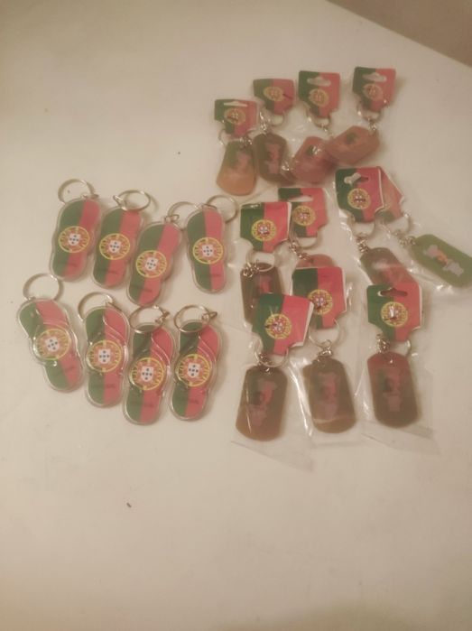 19 porta-chaves novos de Portugal