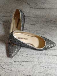 Срібні туфлі ...для дами