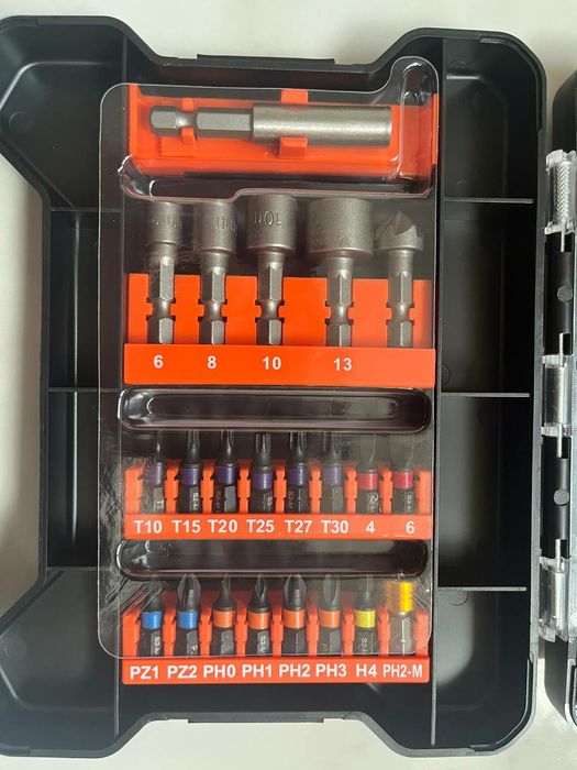 Набір свердл і біт фірми Dnipro-M ( 41шт)