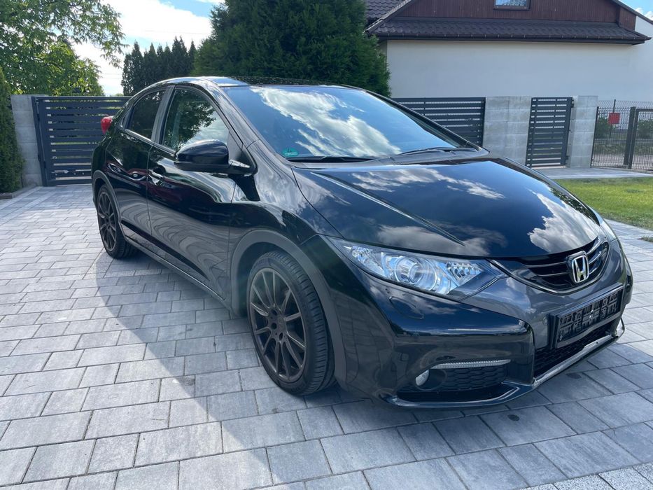 Honda CIVIC 1.8 xenon skóra doinwestowana