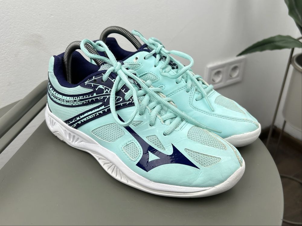 Оригінал! Кросівки Mizuno Lighting Star 38 розмір 03147