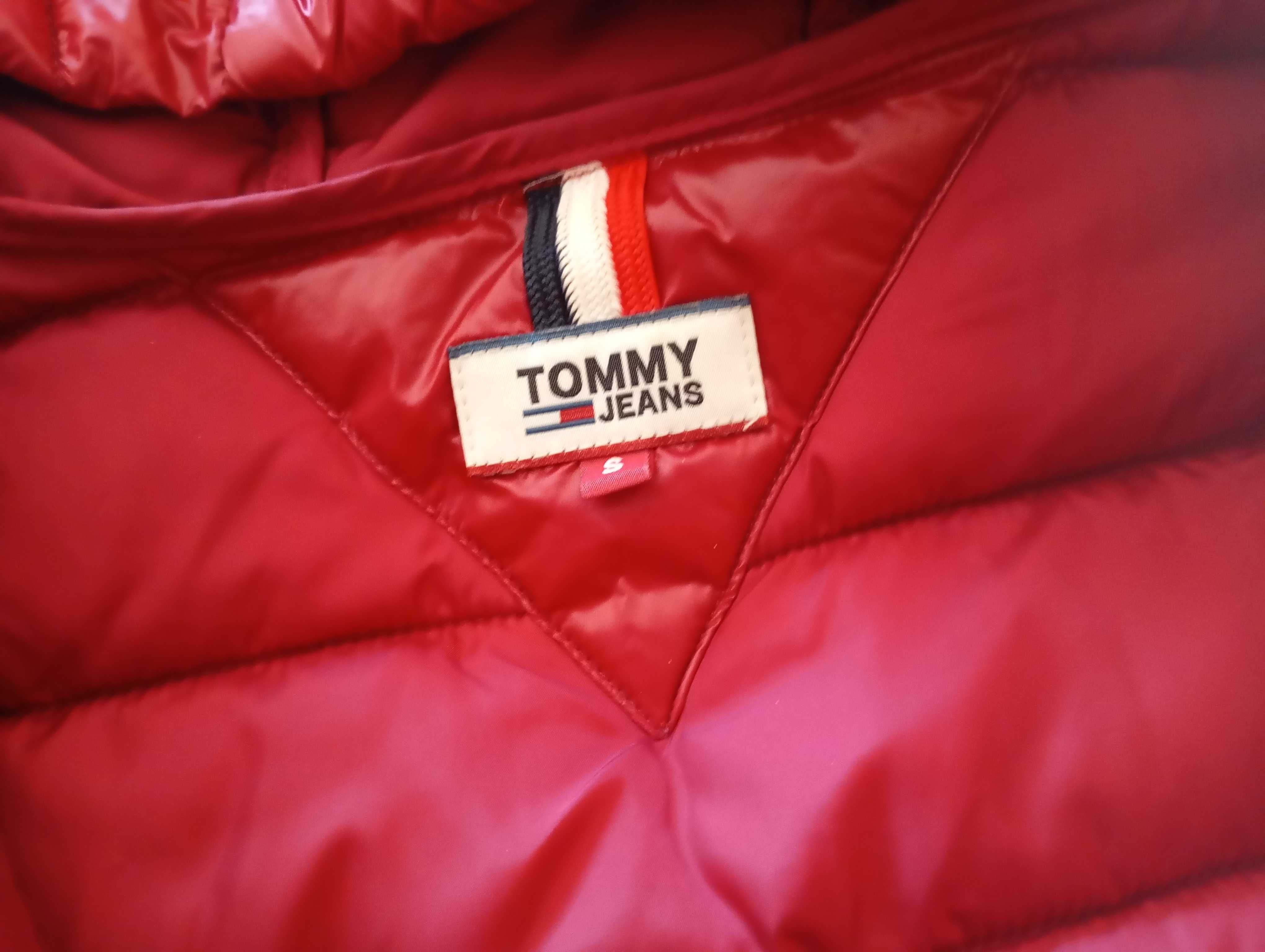 Kispo cor cereja, tamanho S, Marca Tommy Girl.