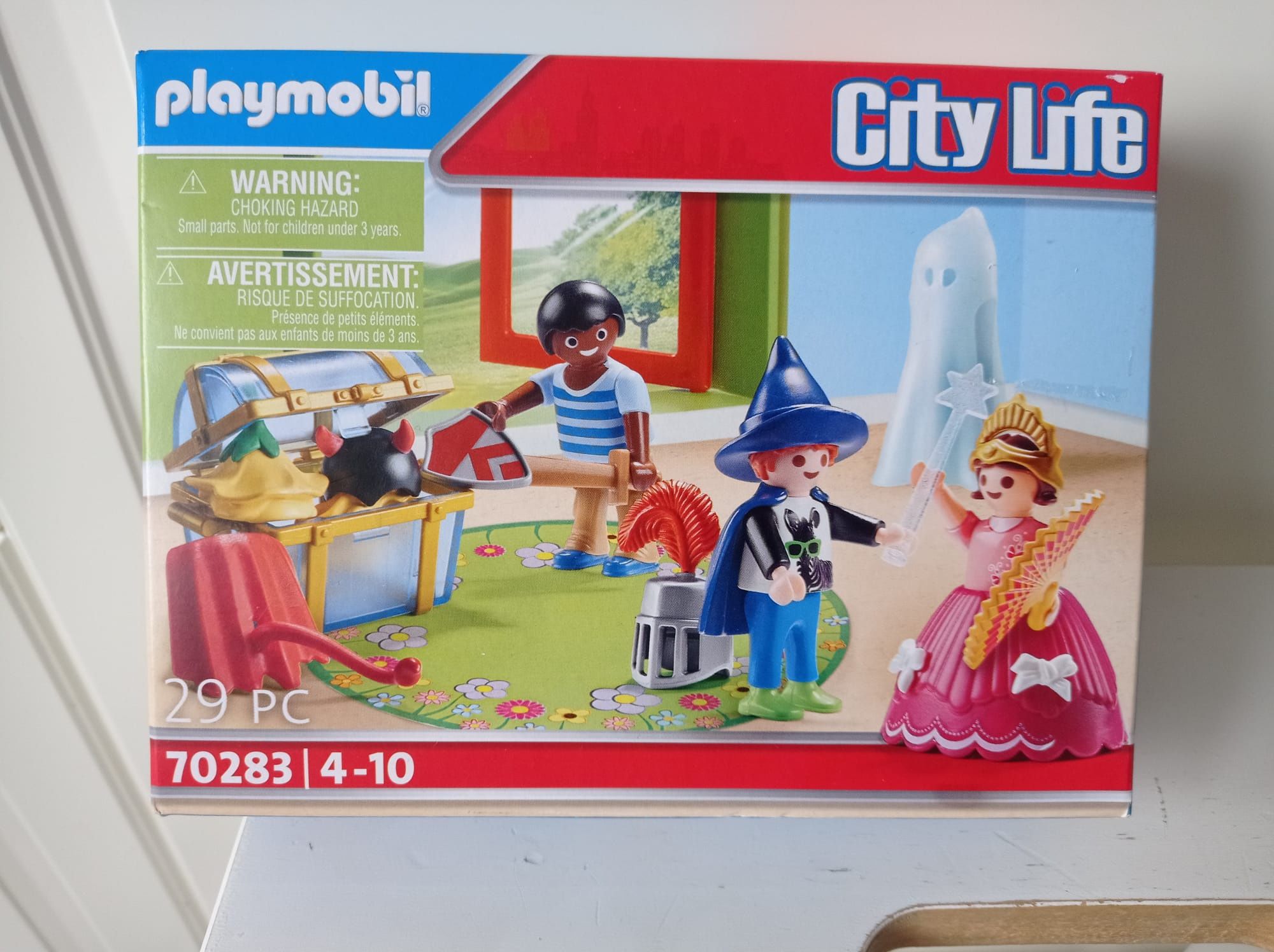 Klocki Playmobil city life 70283 dzieci ze skrzynią. Halloween