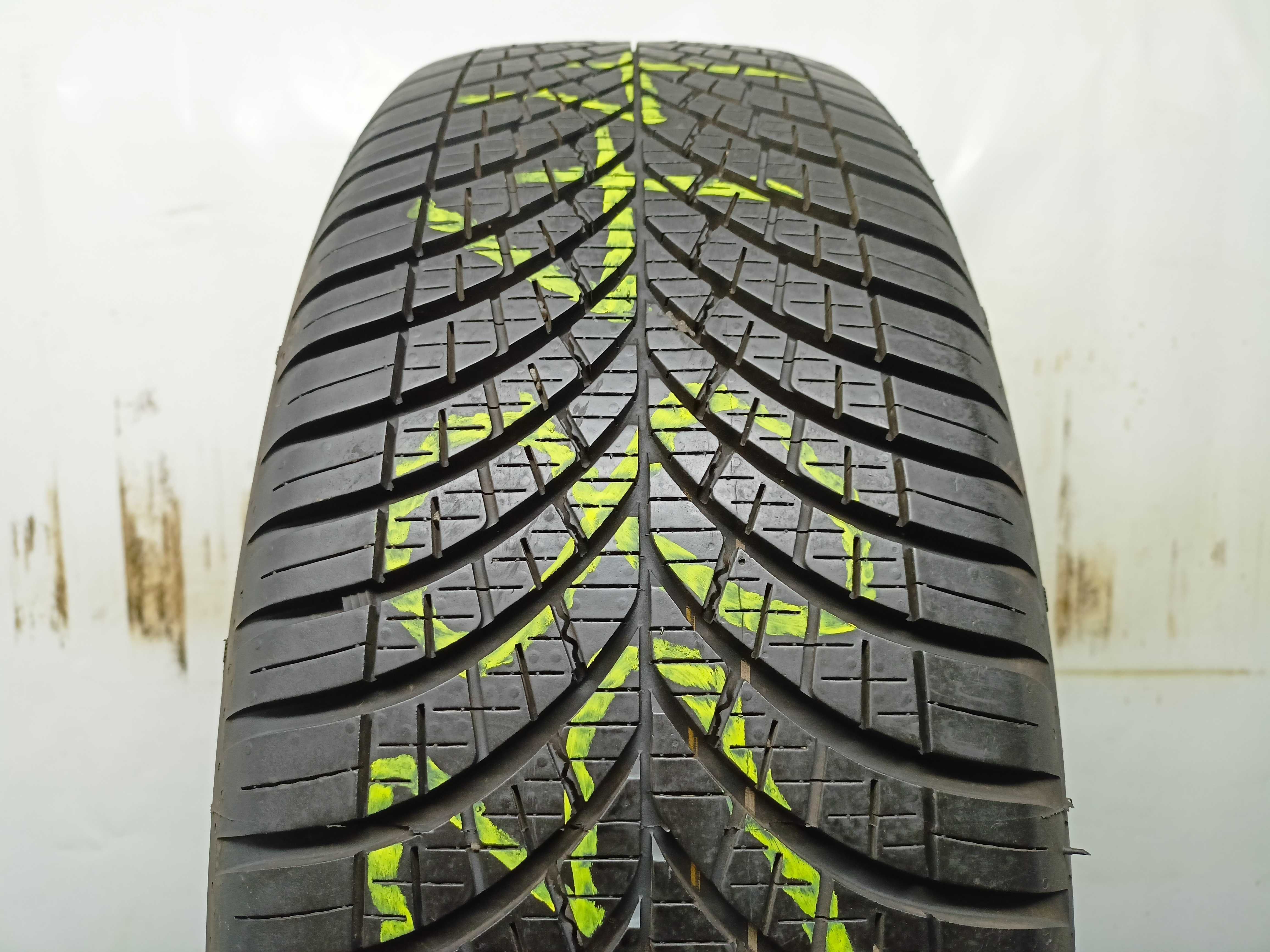 Goodoyear Vector4Season 215/60/17 2023r. 100H 8,2mm Jak Nowa (3844)
