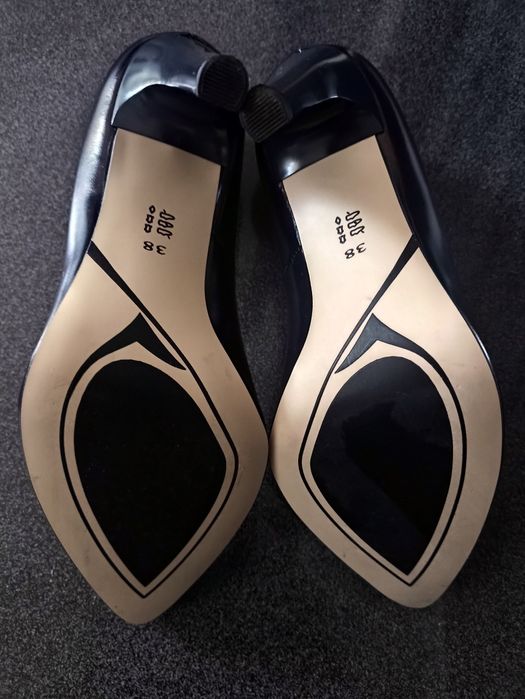 Szpilki czółenka skórzane Darbut rozmiar 38 nowe