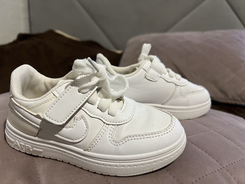 Кросівки в гарному стані